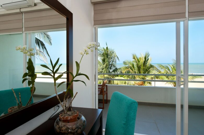 The Beach - All Suite Hotel