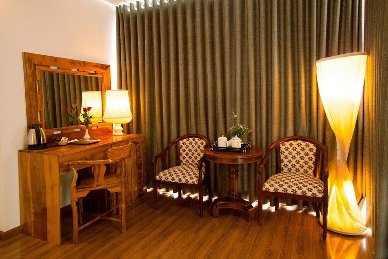 Rex Hotel And Apartment