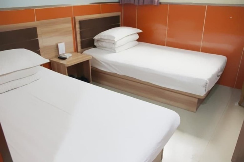 Hotel 99 Inn