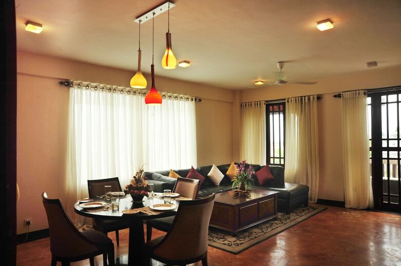 Aparthotel Prestige Court