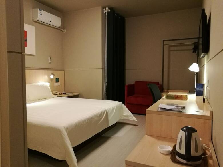 Hotel Jinjiang Inn Baoding Railway Station