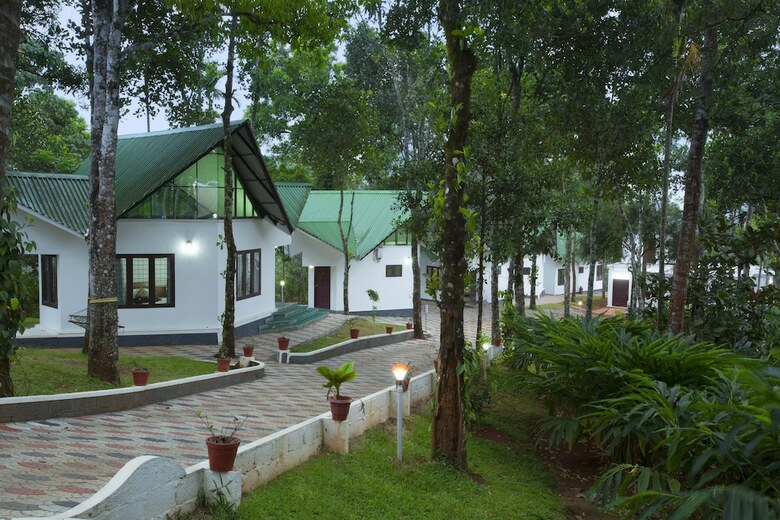 Hotel Misty Lake Resort