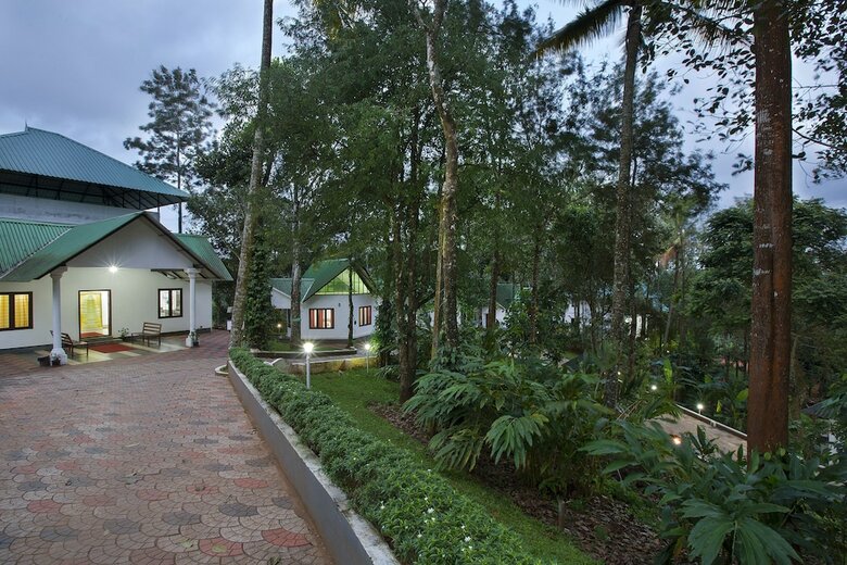 Hotel Misty Lake Resort