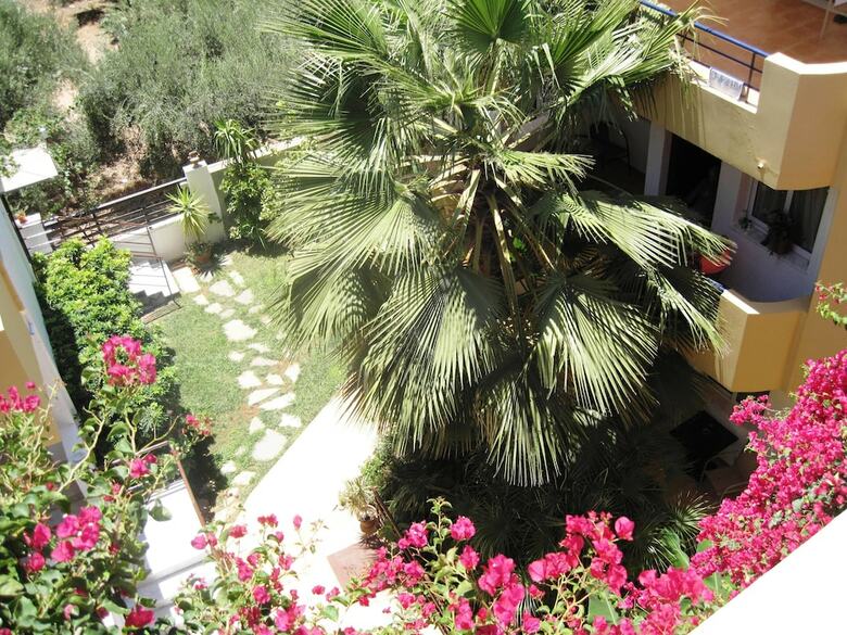 Aparthotel Faedra Beach Hotel