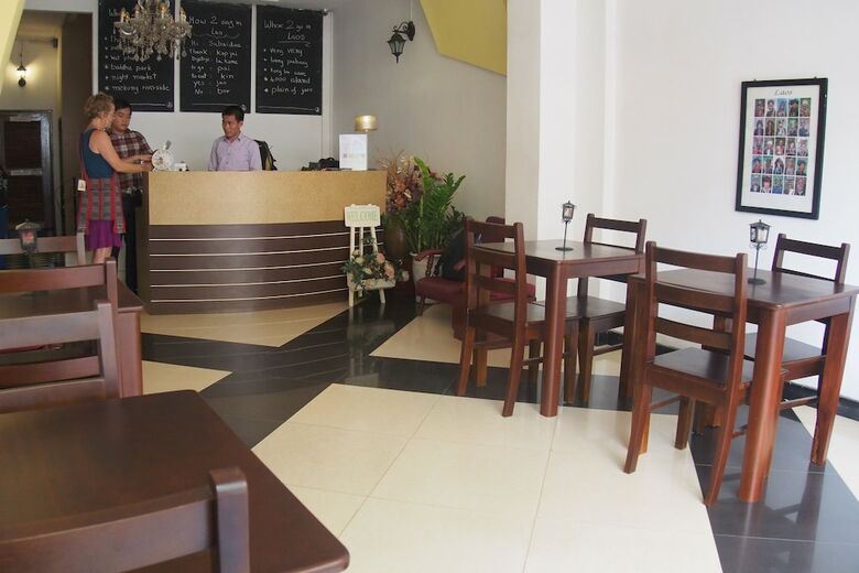 Hostal New Ihouse Hotel