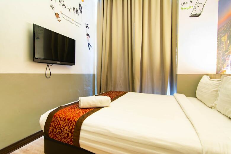 Dreamz Paradise Hotel