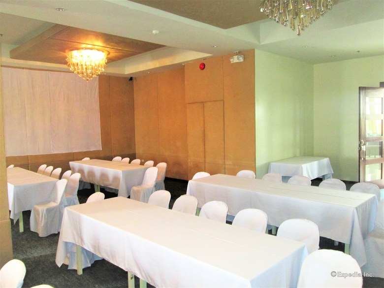Hotel Marianne Suites