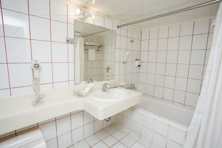 Mou Hotel Luchuan