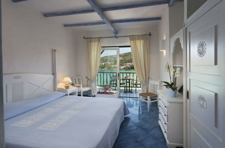 Club Hotel