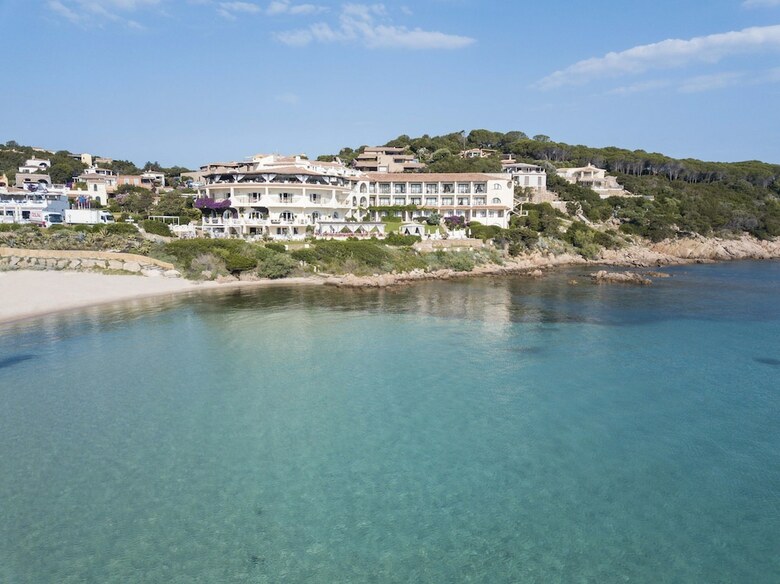 Club Hotel
