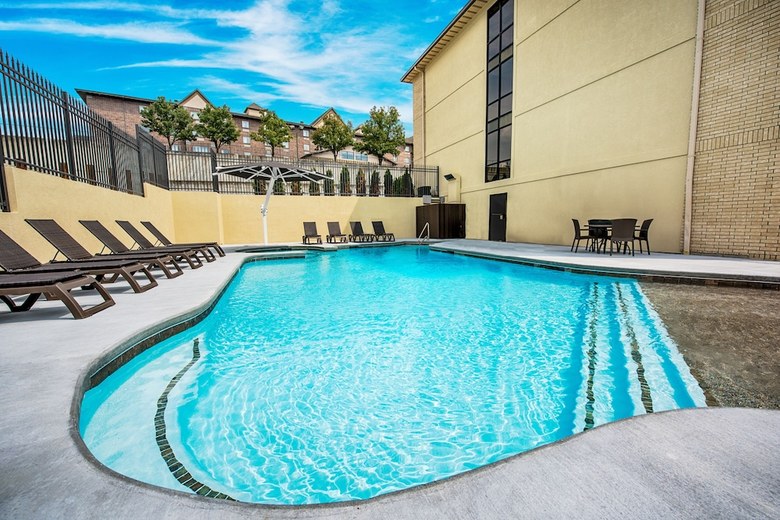 Grand Oaks Hotel