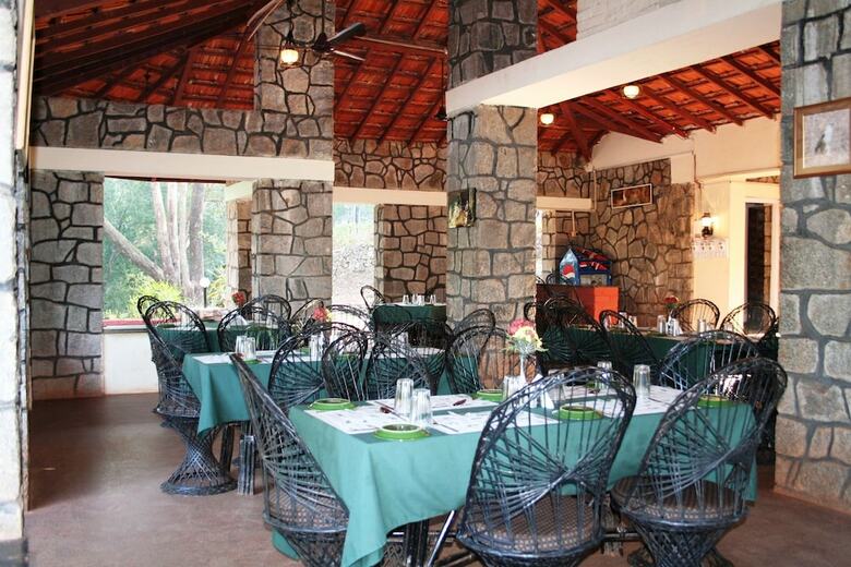 Hotel Bison River Resort