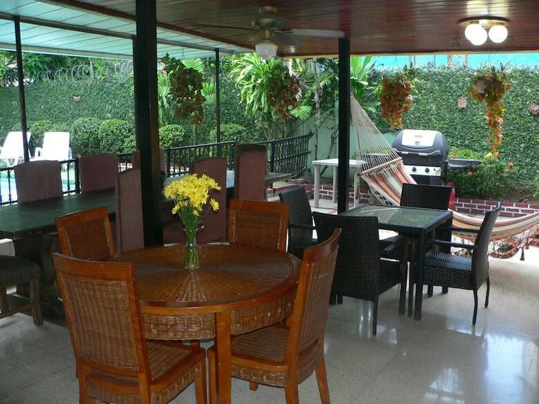 Hostal Cocos Inn
