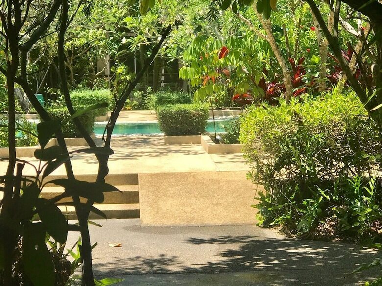 Hotel Tachawan Resort & Restaurant