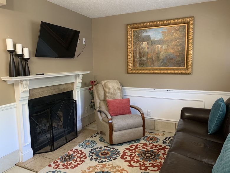 Hotel Oak Square Condominiums