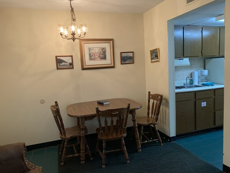 Hotel Oak Square Condominiums