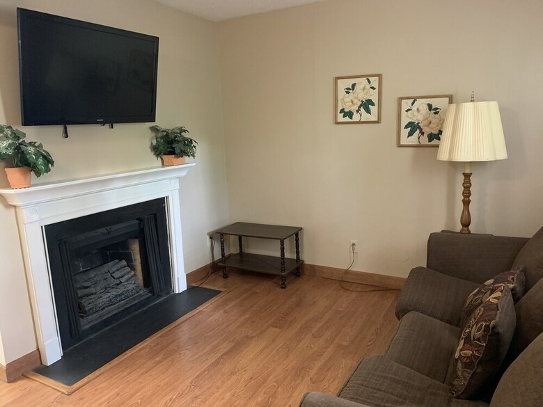 Hotel Oak Square Condominiums