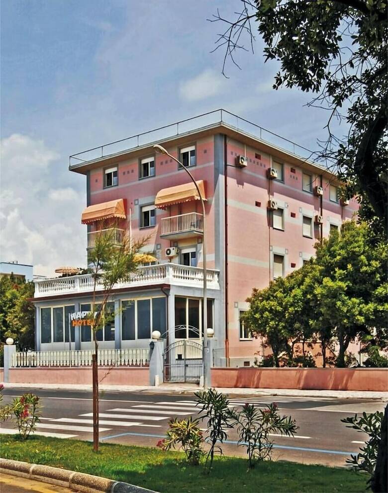 Happy Hotel