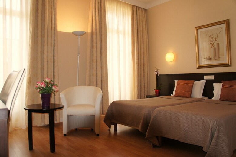 Hotel Ambassador