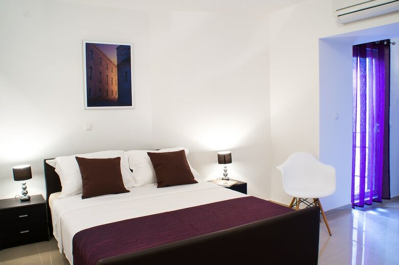 Split Oasis Apartments