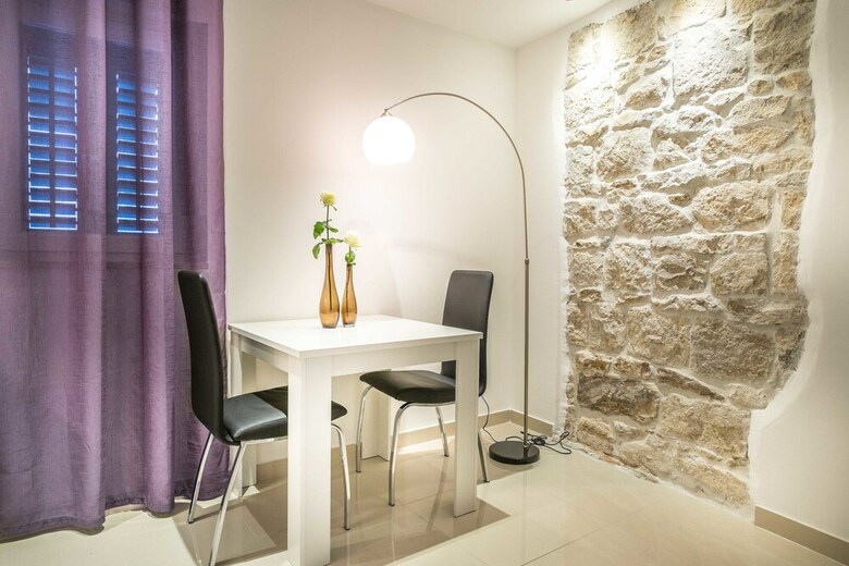 Split Oasis Apartments