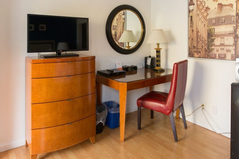 Hotel Alpine Inn And Suites