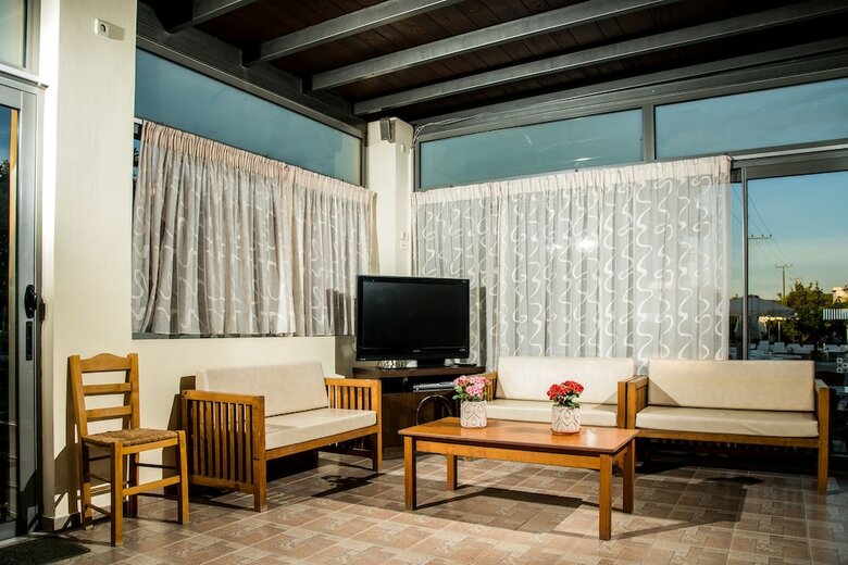 Aparthotel Ilyssion Holidays Apartments & Studios