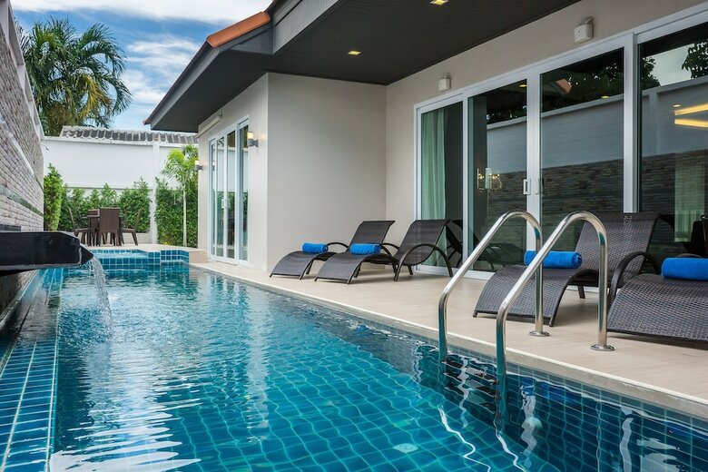 The Ville Jomtien Pool Villa
