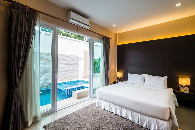 The Ville Jomtien Pool Villa