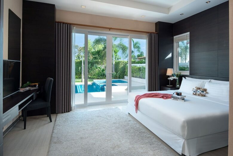 The Ville Jomtien Pool Villa