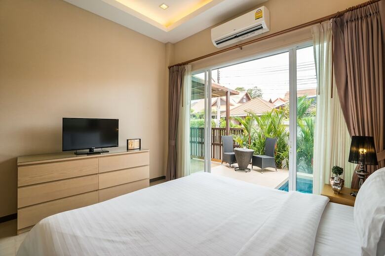 The Ville Jomtien Pool Villa