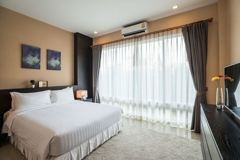 The Ville Jomtien Pool Villa