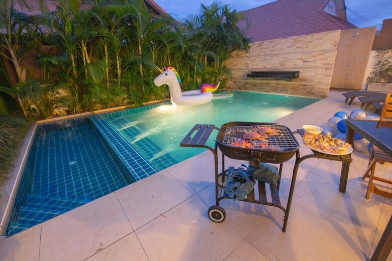 The Ville Jomtien Pool Villa