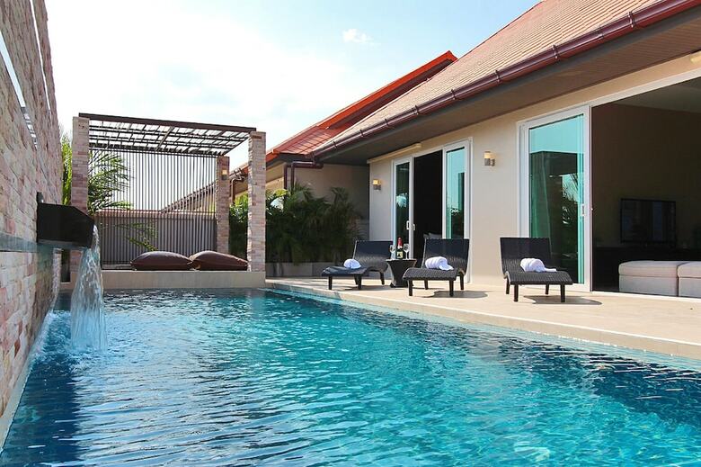 The Ville Jomtien Pool Villa