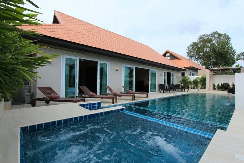 The Ville Jomtien Pool Villa