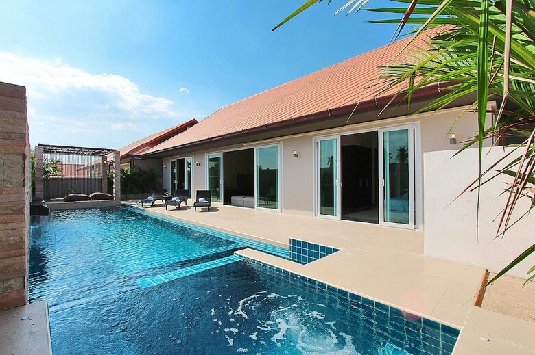 The Ville Jomtien Pool Villa