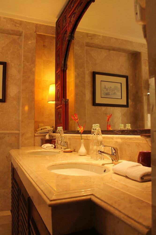 Hotel Laras Asri Resort And Spa