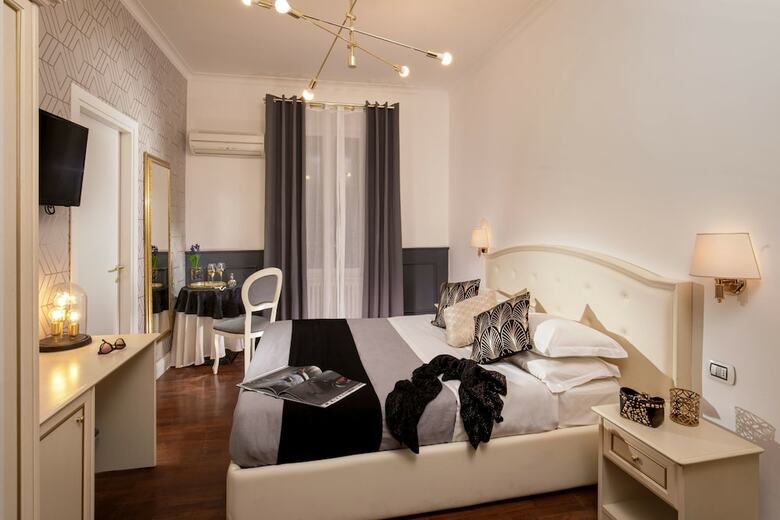 Domus Ludovisi - Daplace Collection