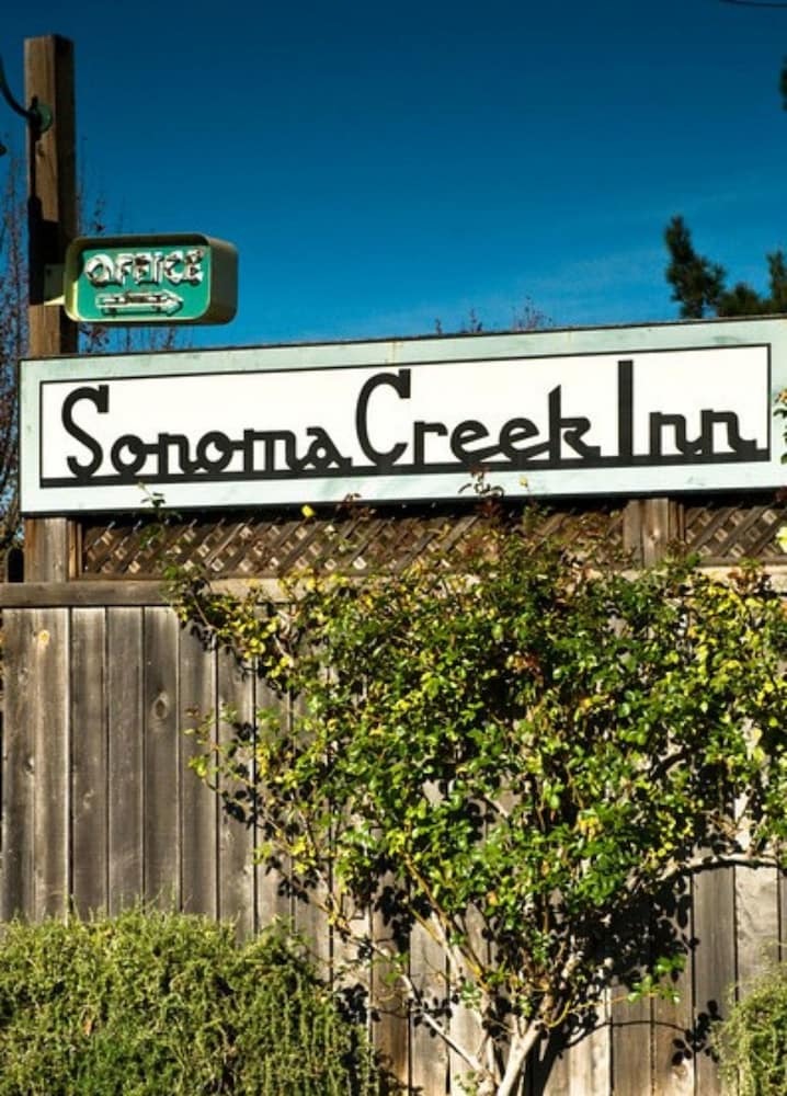 Hotel Sonoma Creek Inn
