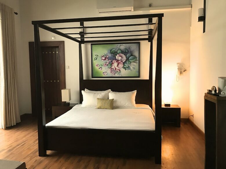 Hotel Lespri Grand