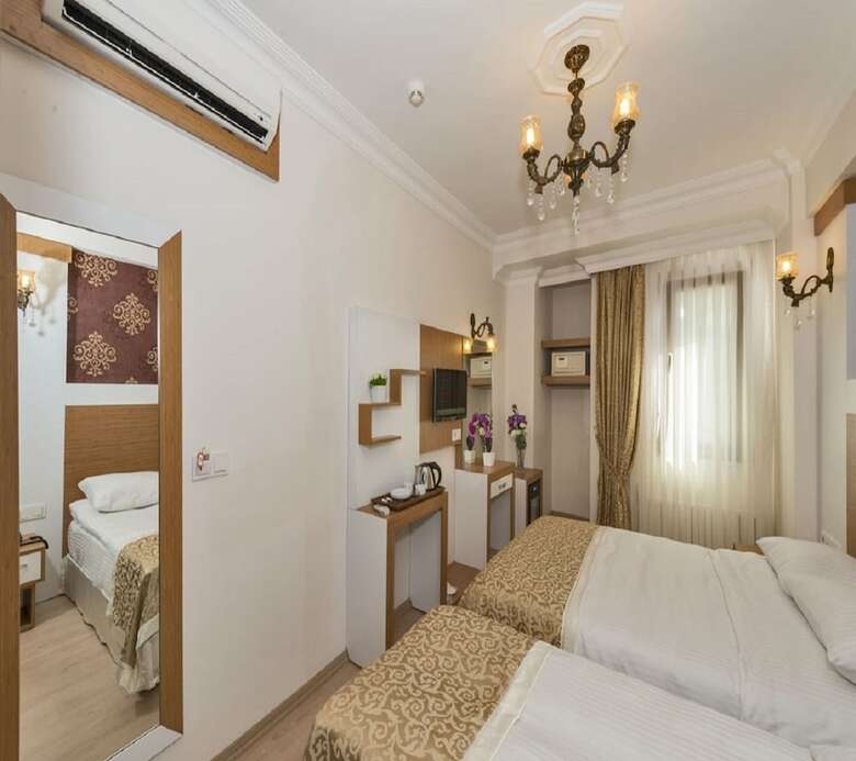 Raimond Hotel