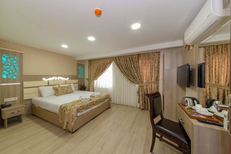 Raimond Hotel