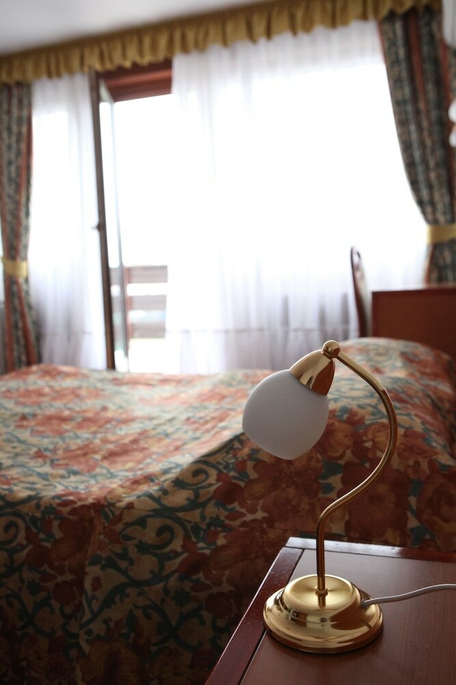 Hotel I