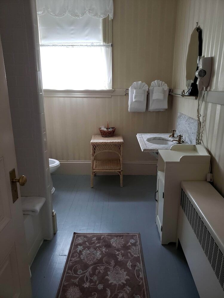Hotel Moseley Cottage Inn & Town Motel