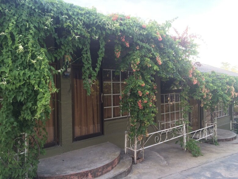 Hostal Supreeya Guesthouse