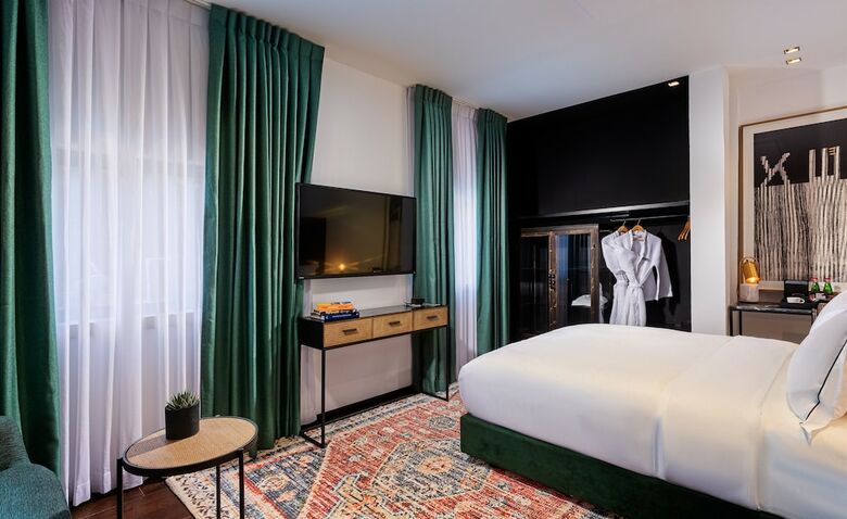 Townhouse Residence By Brown Hotels