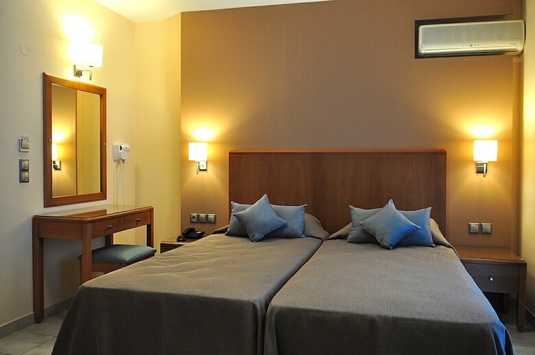 Aparthotel Sandy's Studios Apartments & Log Villas