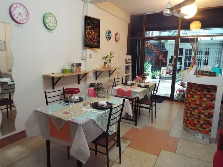Hostal Hostel 24