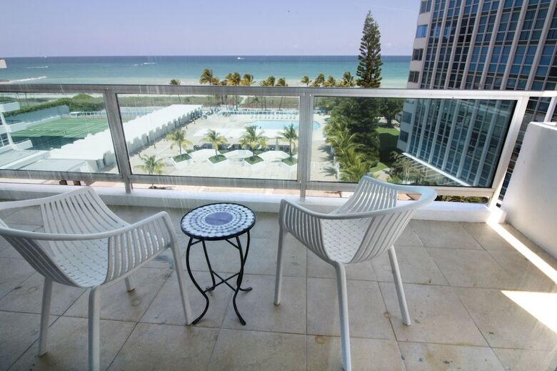 Aparthotel Seacoast Suites On Miami Beach