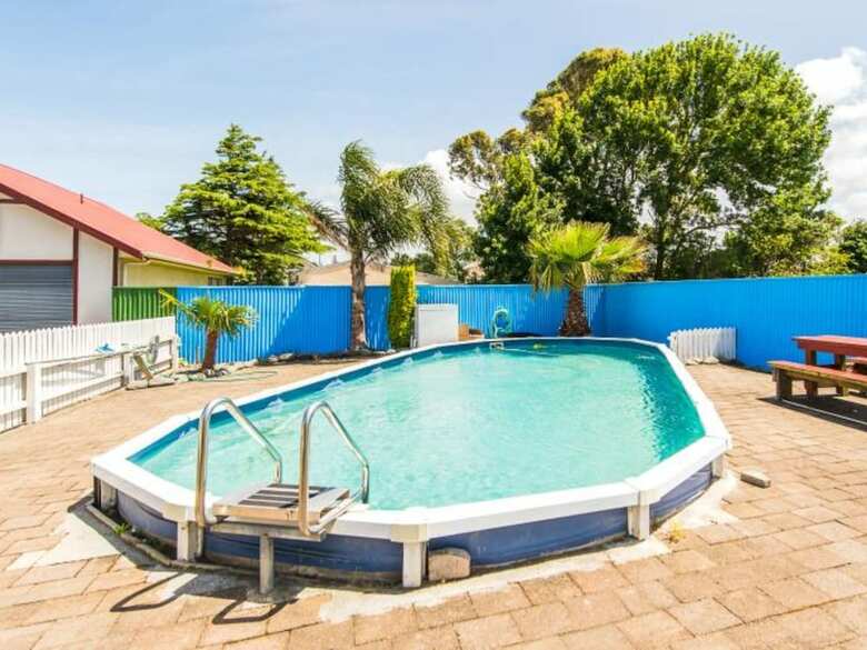 Burwood Manor Motel